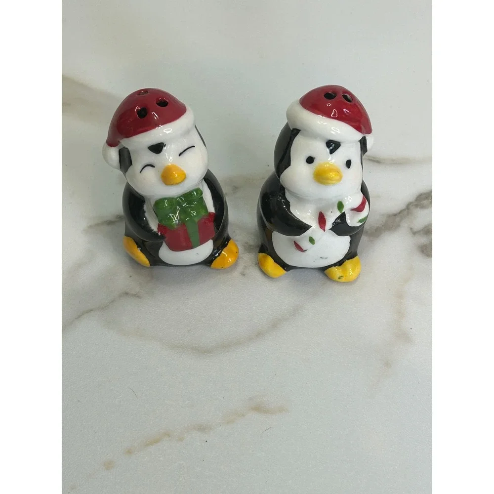Christmas Penguin Salt and Pepper Shakers Set Santa Hat Gift Candy Cane Ceramic